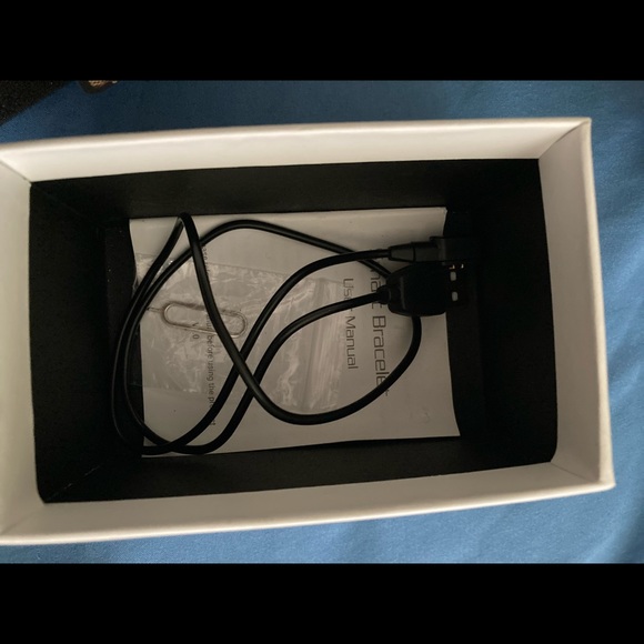 LeCoutue- Nova Smart Watch - Picture 5 of 5